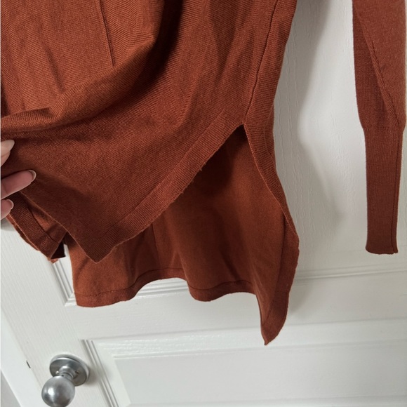 URBAN HERITAGE Long Sleeve - Picture 4 of 4